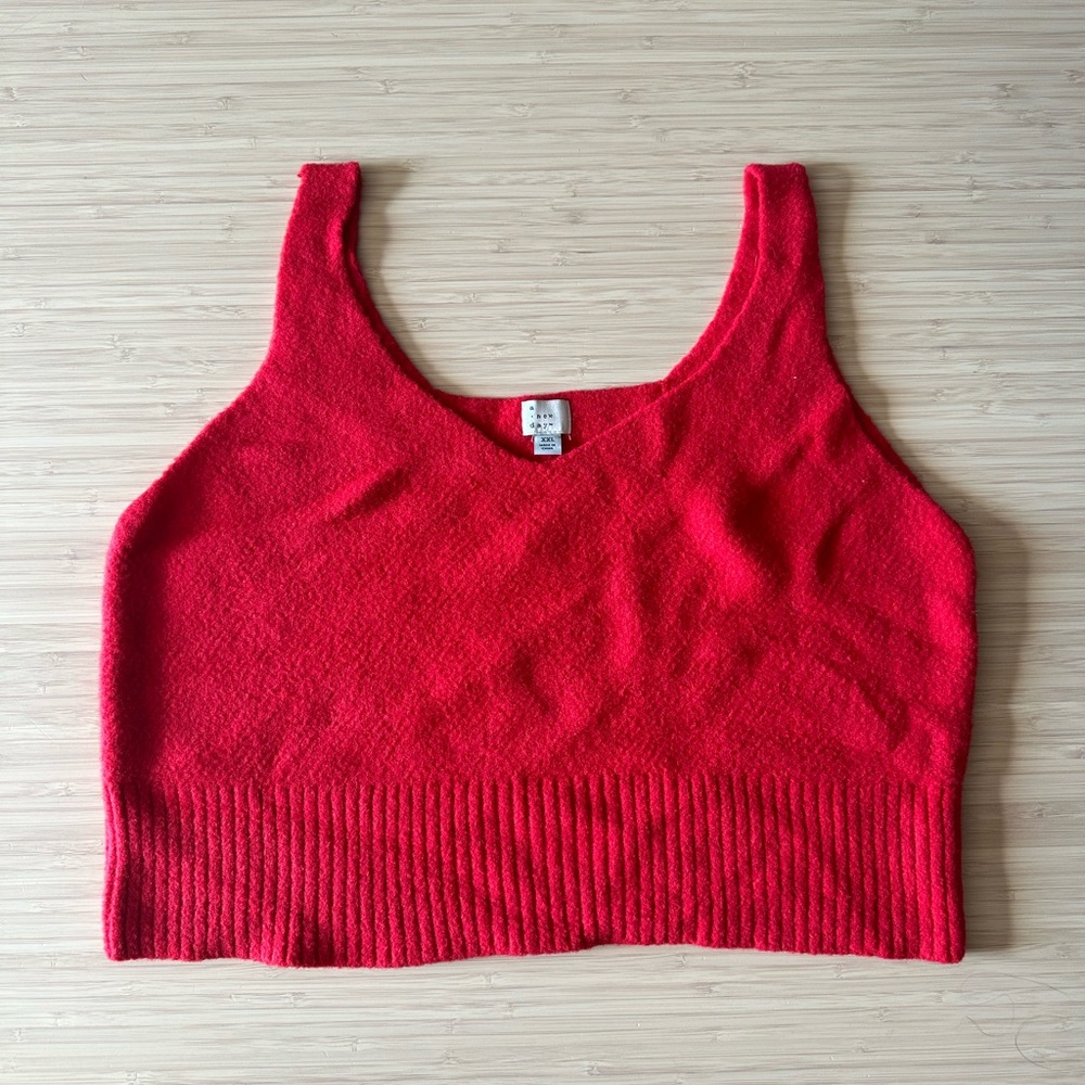 Women’s red crop top, XXL, used